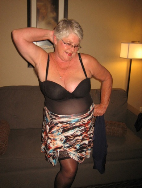 Old amateur Girdle Goddess proudly displays her huge boobs in hosiery 70269220
