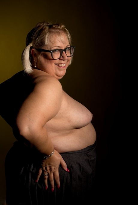 Chubby Glasses Mature Porn Pics & Nude Pictures - BustyPics.com