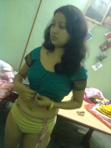 Padma Indian Wife Fucked - Padma Lakshmi Porn Pics & Nude Pictures - BustyPics.com