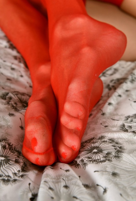 Stocking Feet And Nails - Stockings Feet Porn Pics & Nude Pictures - BustyPics.com