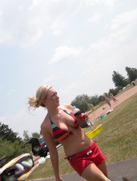 Compilation of girls being secretly recorded at the beach in bikinis 18115339
